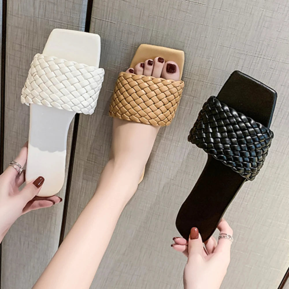 VEIGGARA | Pantofole da donna, design intrecciato. Eleganti e casual.